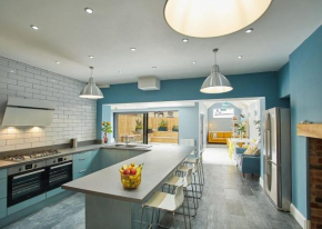 House sleeps 18, Whitby